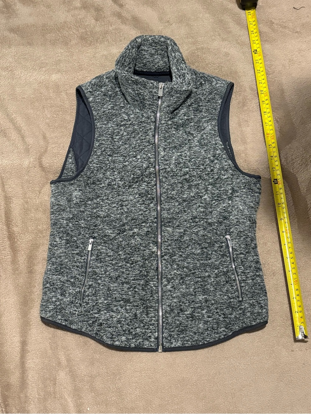 Abercrombie & Fitch Women’s Small Gray Fuzzy Fleece Vest Full Zip Pockets